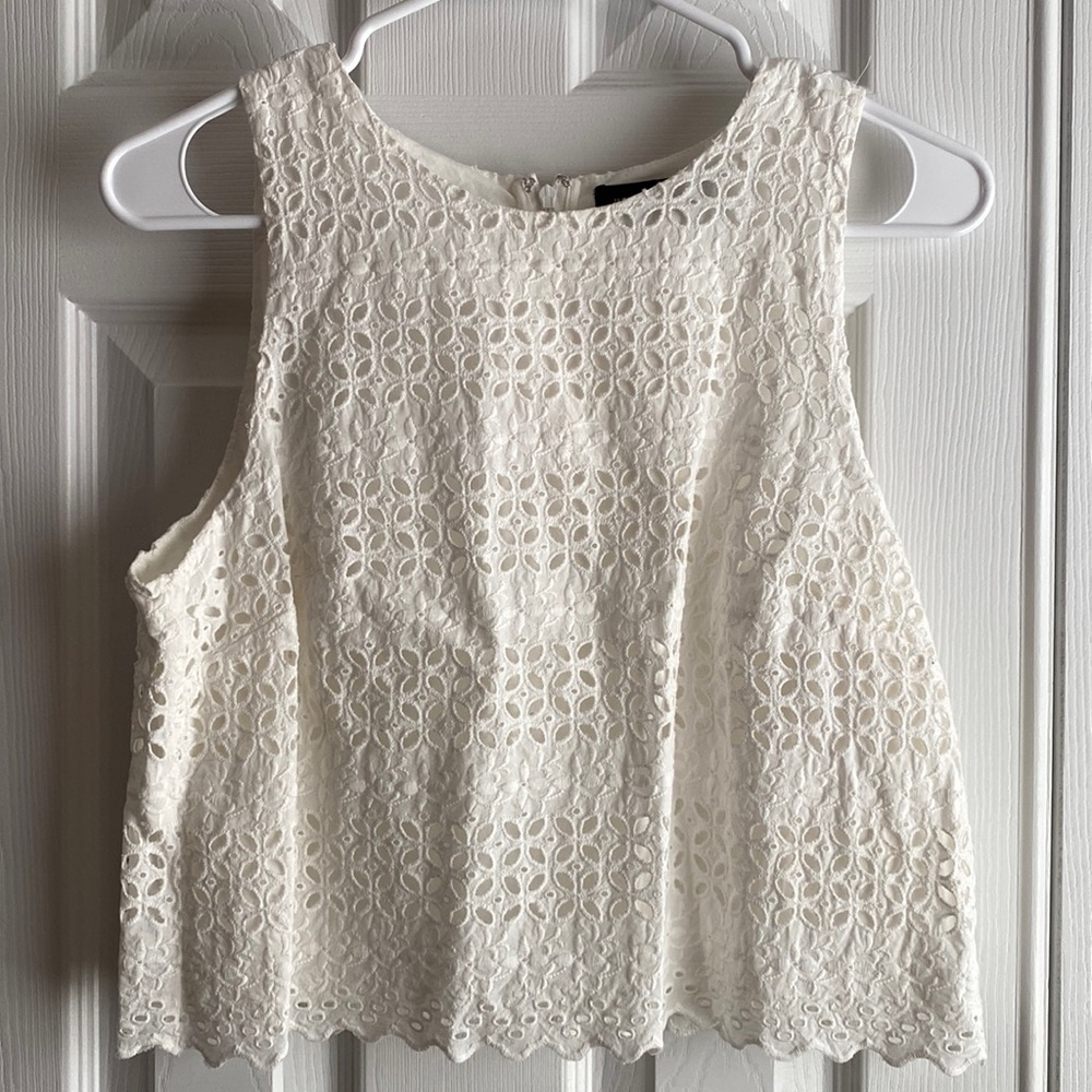 White Eyelet Crop. beautiful Detailing